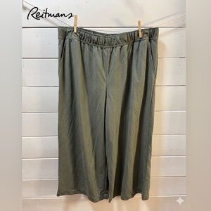 REITMANS Olive Green Ankle Pants – Women’s 20